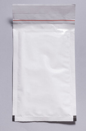 Lot de 100 pochettes ( enveloppes ) à bulles a/1 : 95 x 165 mm en kraft blanc